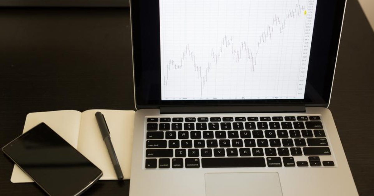 Sales Pipeline Stages: A Complete Guide with Templates