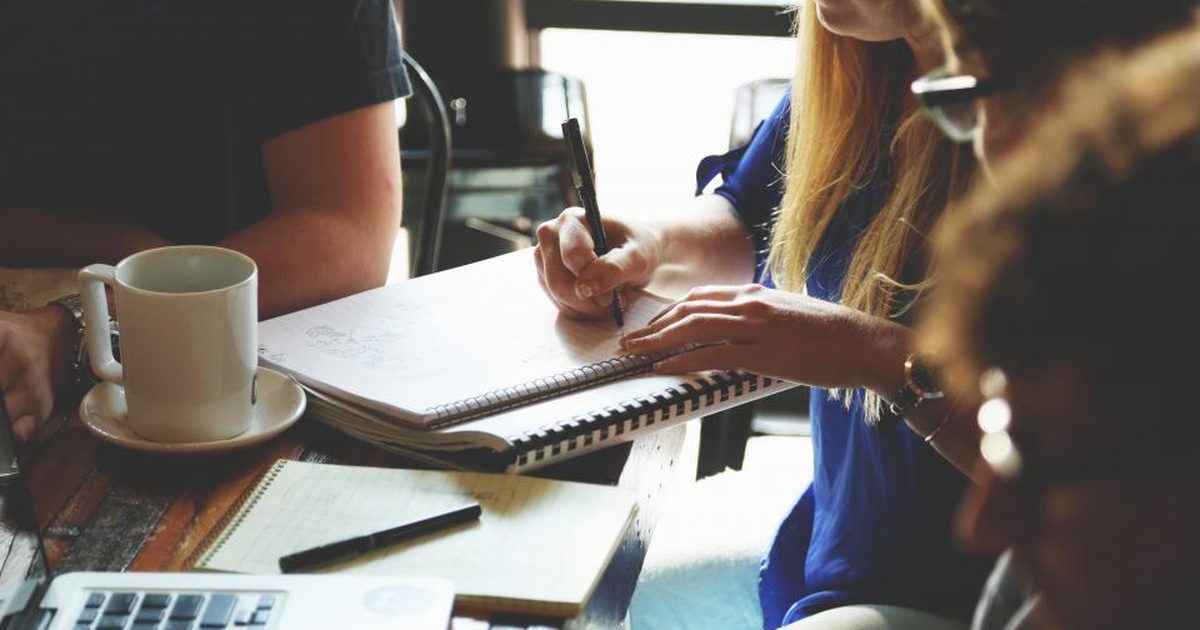 How to Handle Sales Objections: A Complete Guide with Scripts